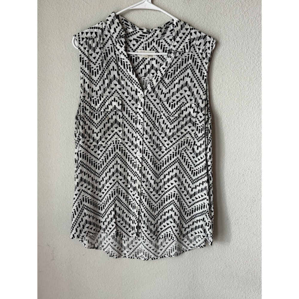 DEPT222 Womens Sleeveless Button Down Blouse Black White Geometric Chevron Large